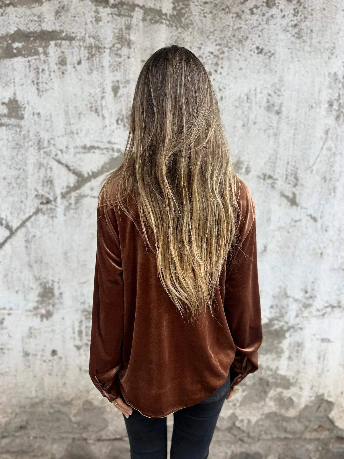 Kaya – Elegant Velvet Blouse