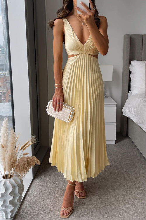 Elsa - Elegant Pleated Maxi Dress