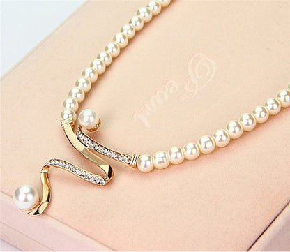 MACY™ - Natural Pearl Necklace + Earrings Set