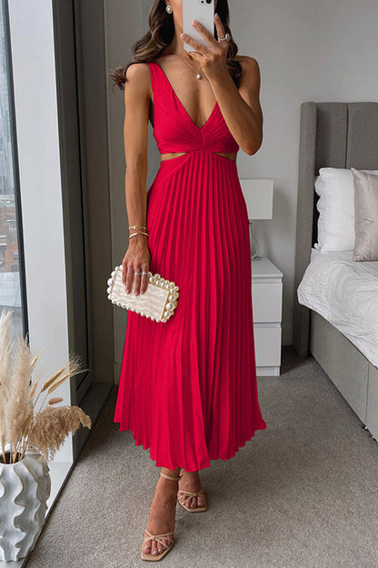Elsa - Elegant Pleated Maxi Dress