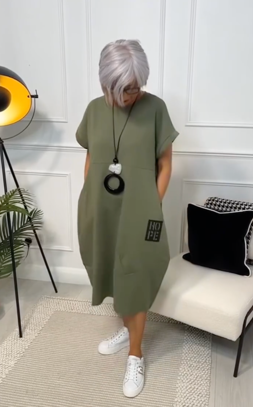 Zuzanna - Airy Dress With Round Neckline