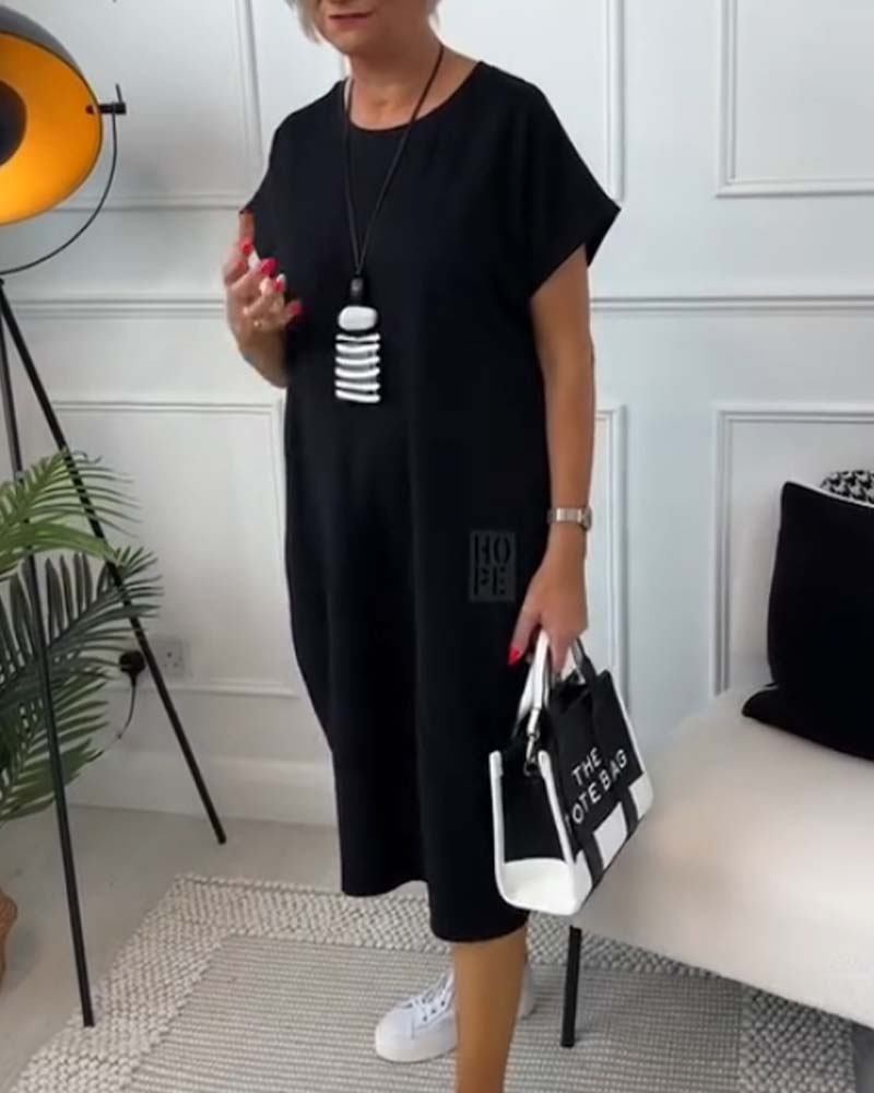Zuzanna - Airy Dress With Round Neckline
